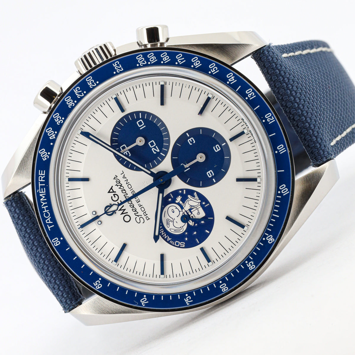Omega Speedmaster Professional Moonwatch 42 'Silver Snoopy Award' 10/25 NEW