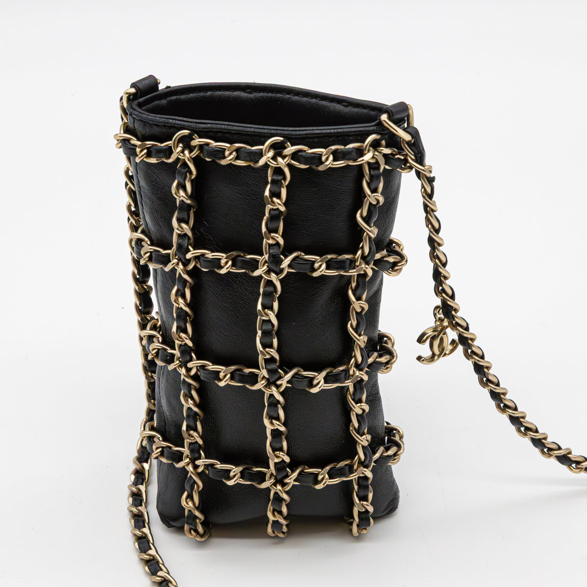 Chanel Tech Me Out Chain Cage Phone Holder Schwarz Leder Gold