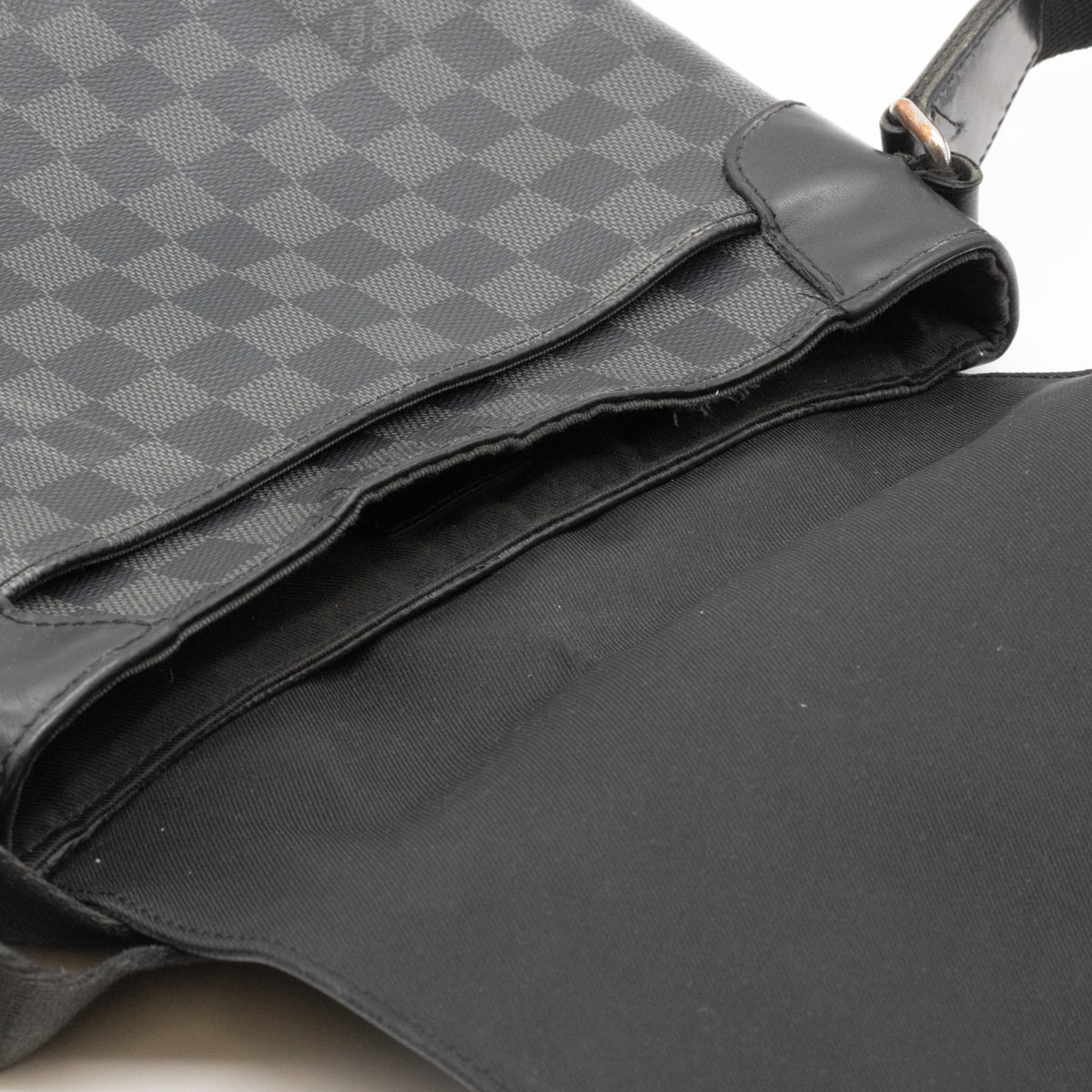 Louis Vuitton District PM Damier Graphite Messenger Umhängetasche LV Bag