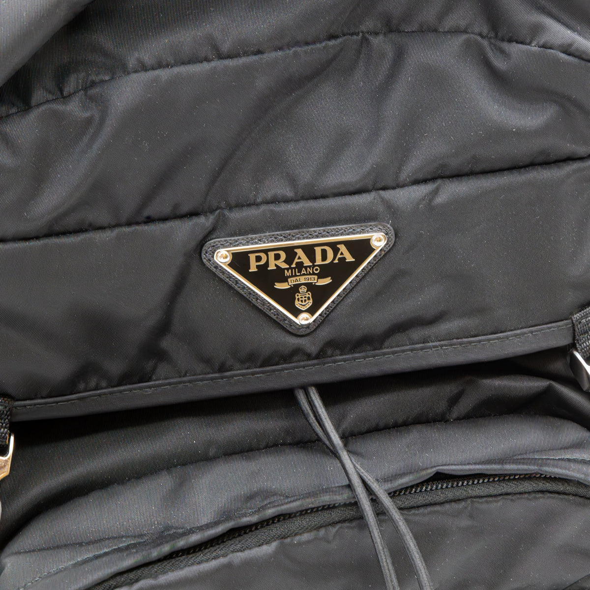Prada Rucksack aus Re-Nylon und Saffiano-Leder Schwarz Backpack 2VZ090