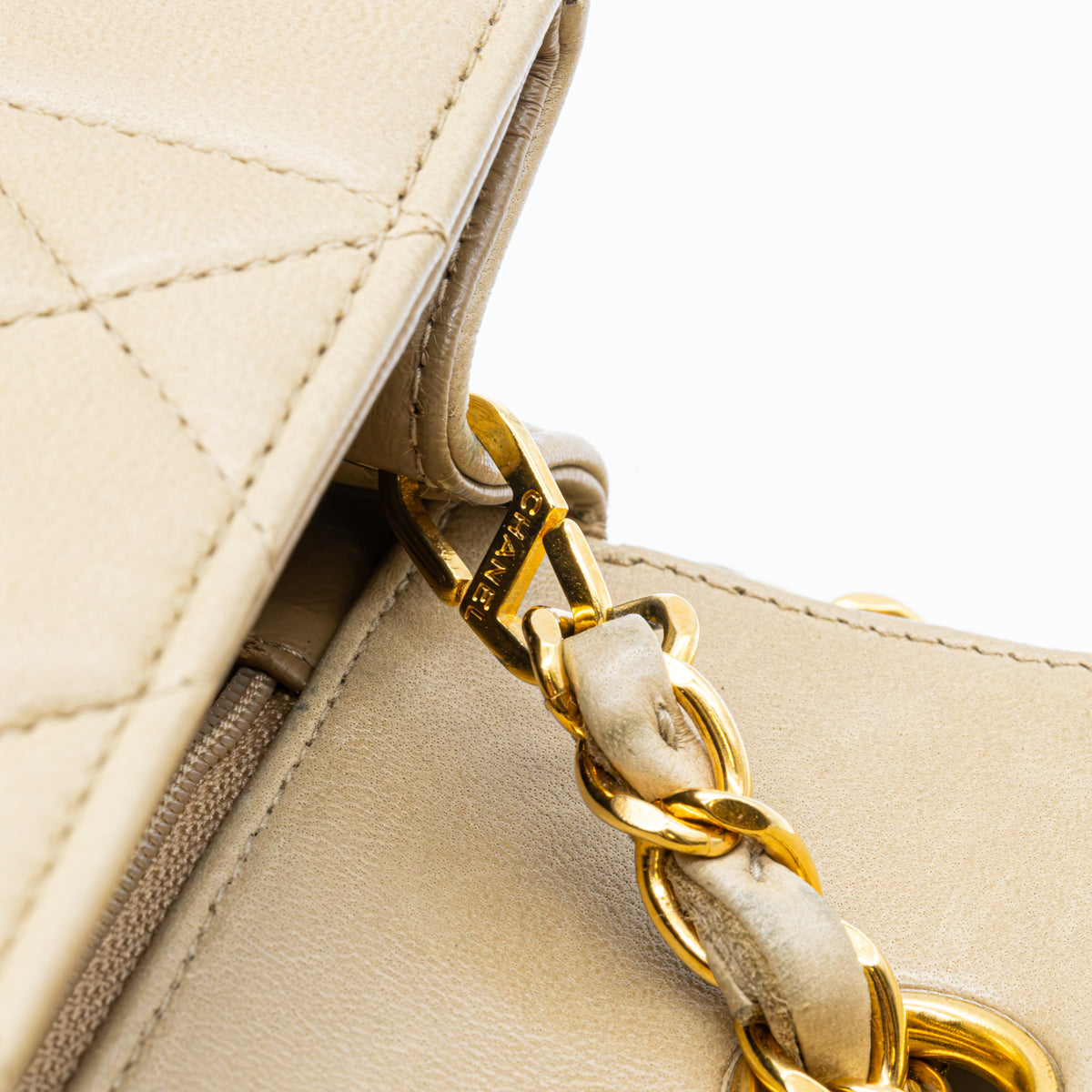 Chanel Diana Flap Bag Beige Vintage Lammleder gesteppt Schultertasche Gold