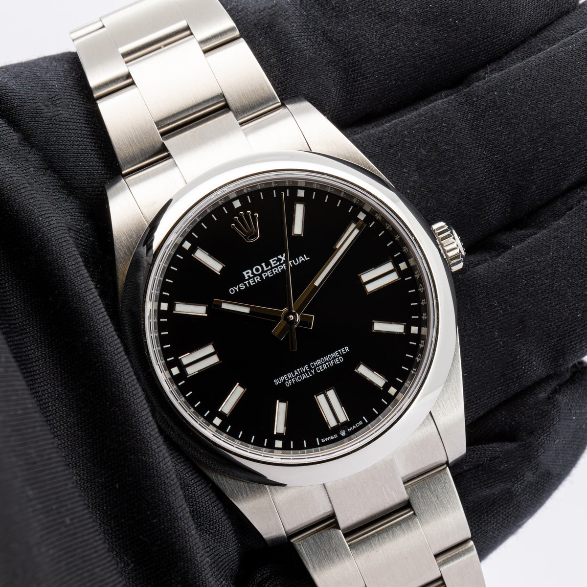 Rolex Oyster Perpetual 41 124300 Black Dial Full Set