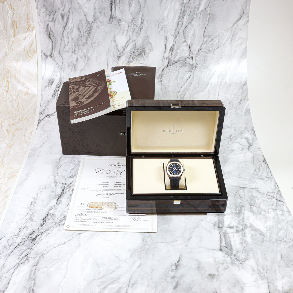 Patek Philippe Aquanaut Blue Dial 42mm Weißgold 5168G