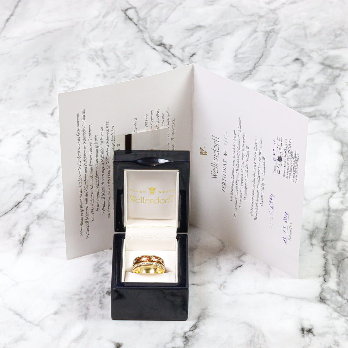 WELLENDORFF Ring 'Karamel' Ref.606943 - 18K/750 Gelbgold mit Emaille &Brillanten