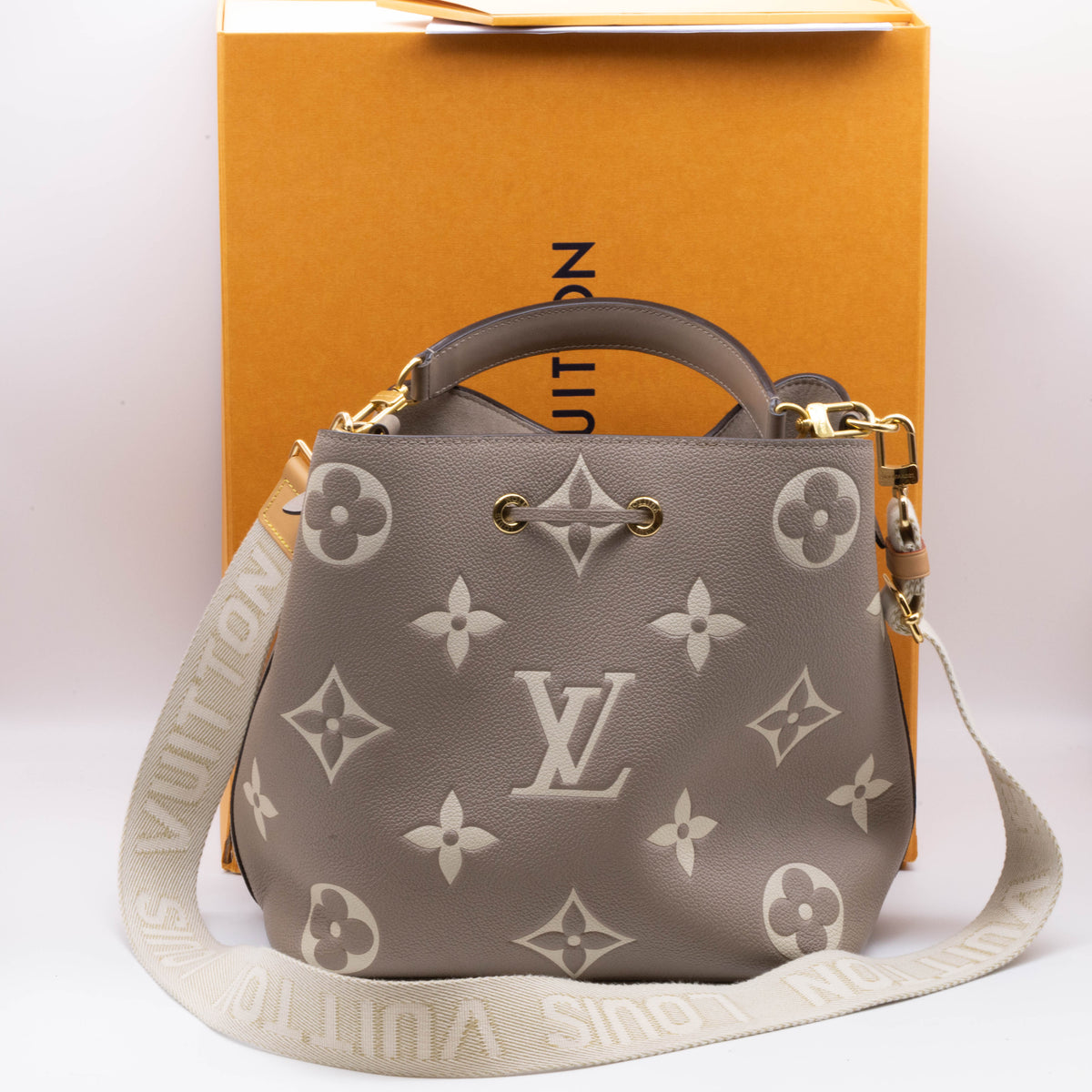 Louis Vuitton NeoNoe MM Monogram Empreinte Bicolor Leder M45555