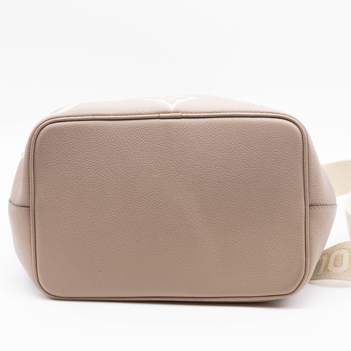 Louis Vuitton NeoNoe MM Monogram Empreinte Bicolor Leder M45555