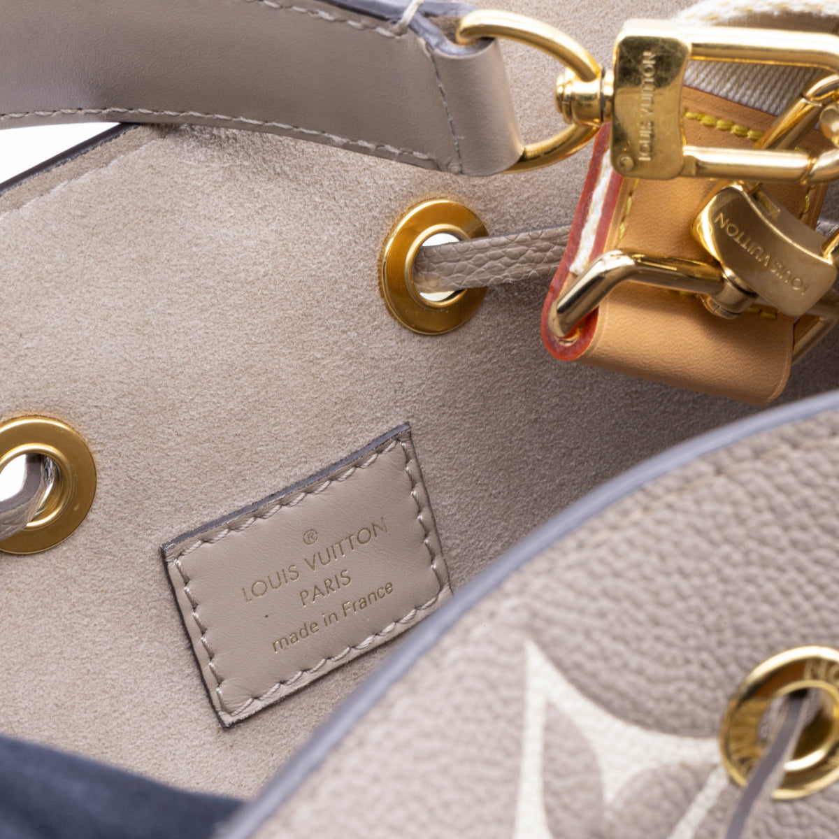 Louis Vuitton NeoNoe MM Monogram Empreinte Bicolor Leder M45555