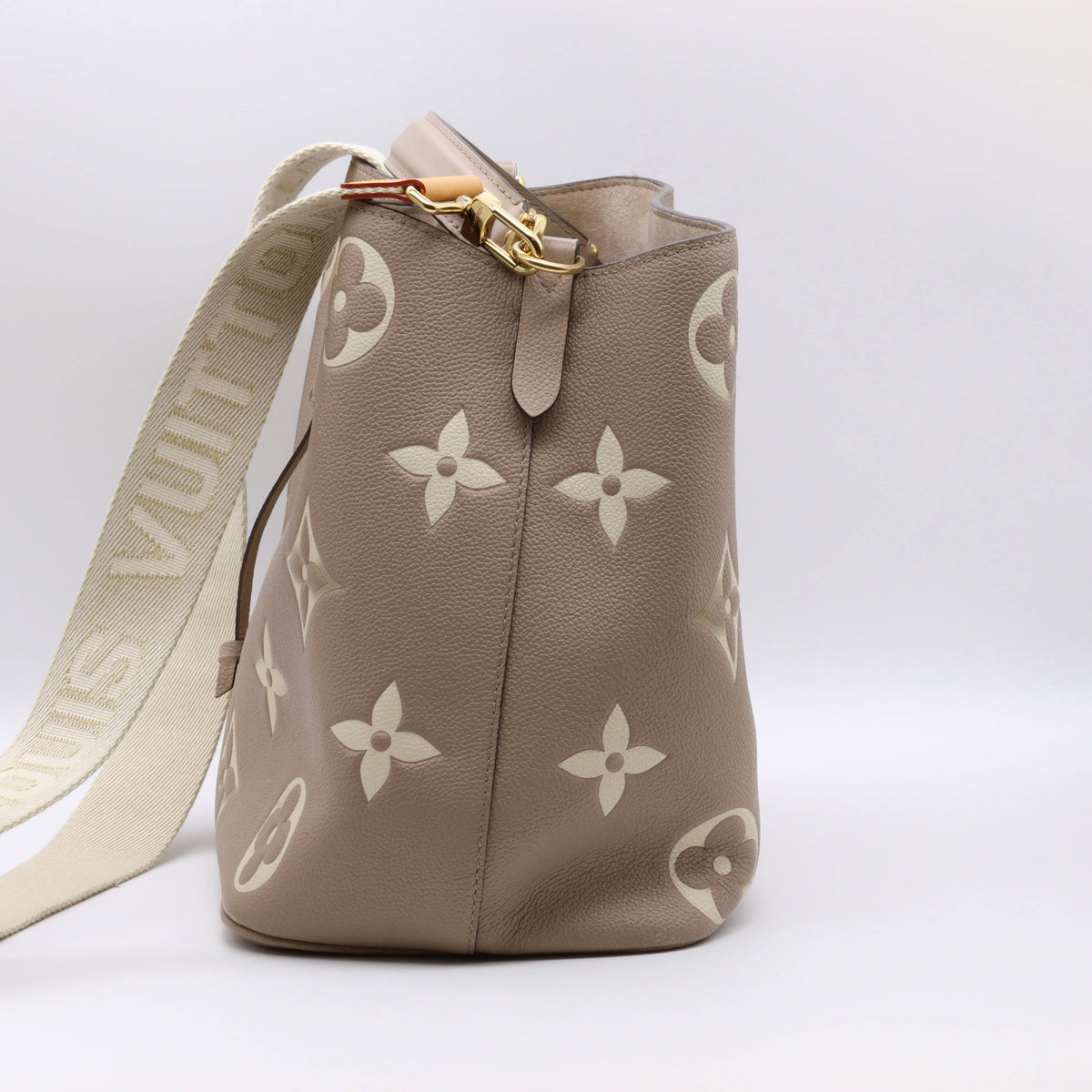 Louis Vuitton NeoNoe MM Monogram Empreinte Bicolor Leder M45555
