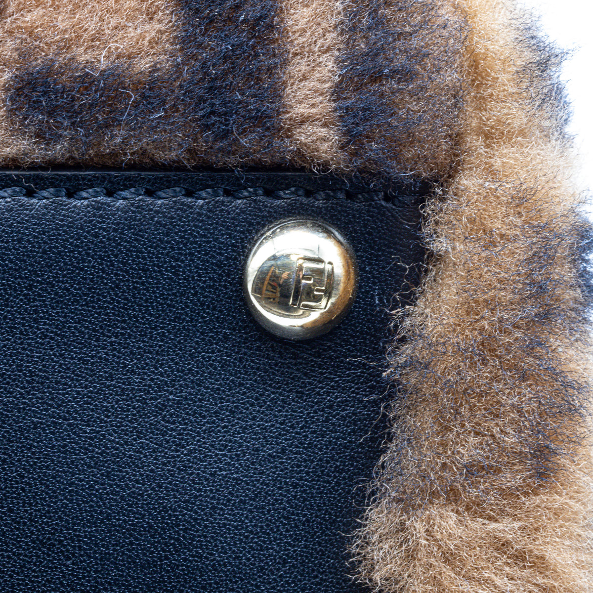 Fendi Peekaboo Regular Montone FF Shearling Handtasche Braun Komplett Top Zustand