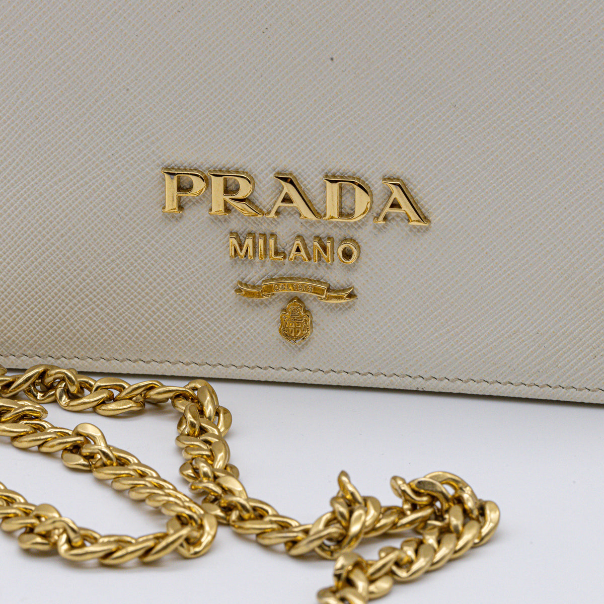 Prada Saffiano Leder Umhängetasche Weiß Gold Chain Crossbody