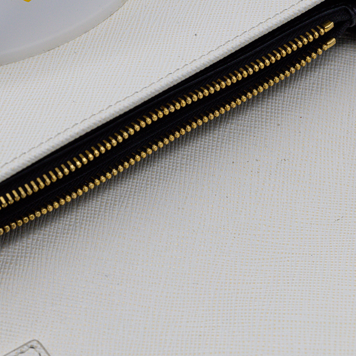 Prada Saffiano Leder Umhängetasche Weiß Gold Chain Crossbody