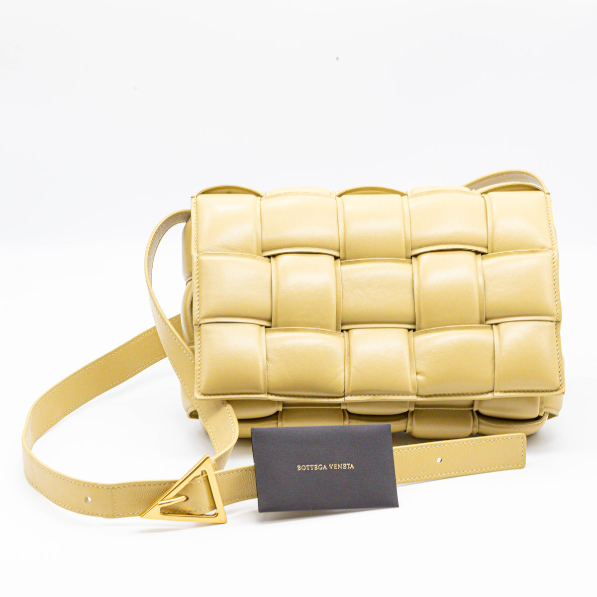 Bottega Veneta Padded Cassette Umhängetasche Ecru Intrecciato Leder
