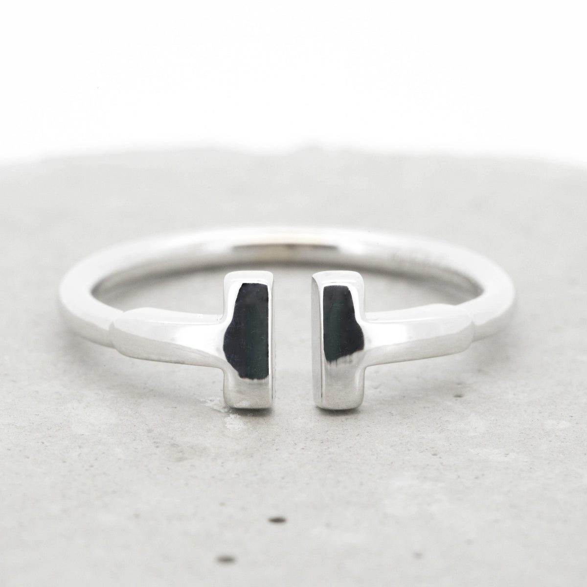 Tiffany & Co T Wire Ring 750/18k 52 1/2