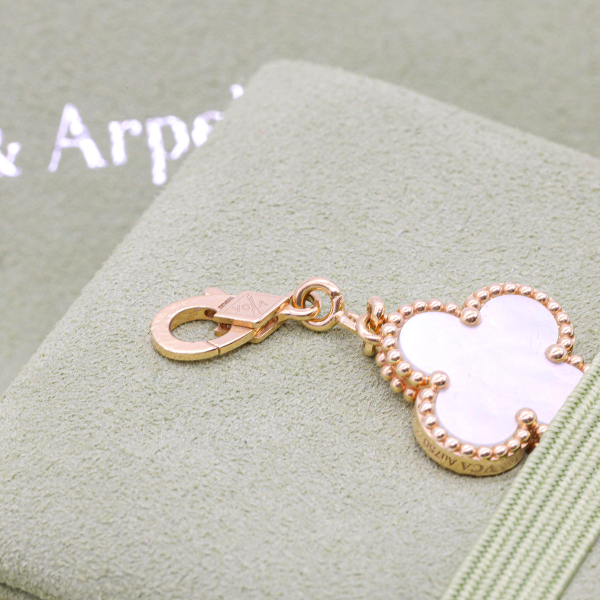 Van Cleef & Arpels Vintage Alhambra Armband 5 Motive 18K Gelbgold Perlmutt