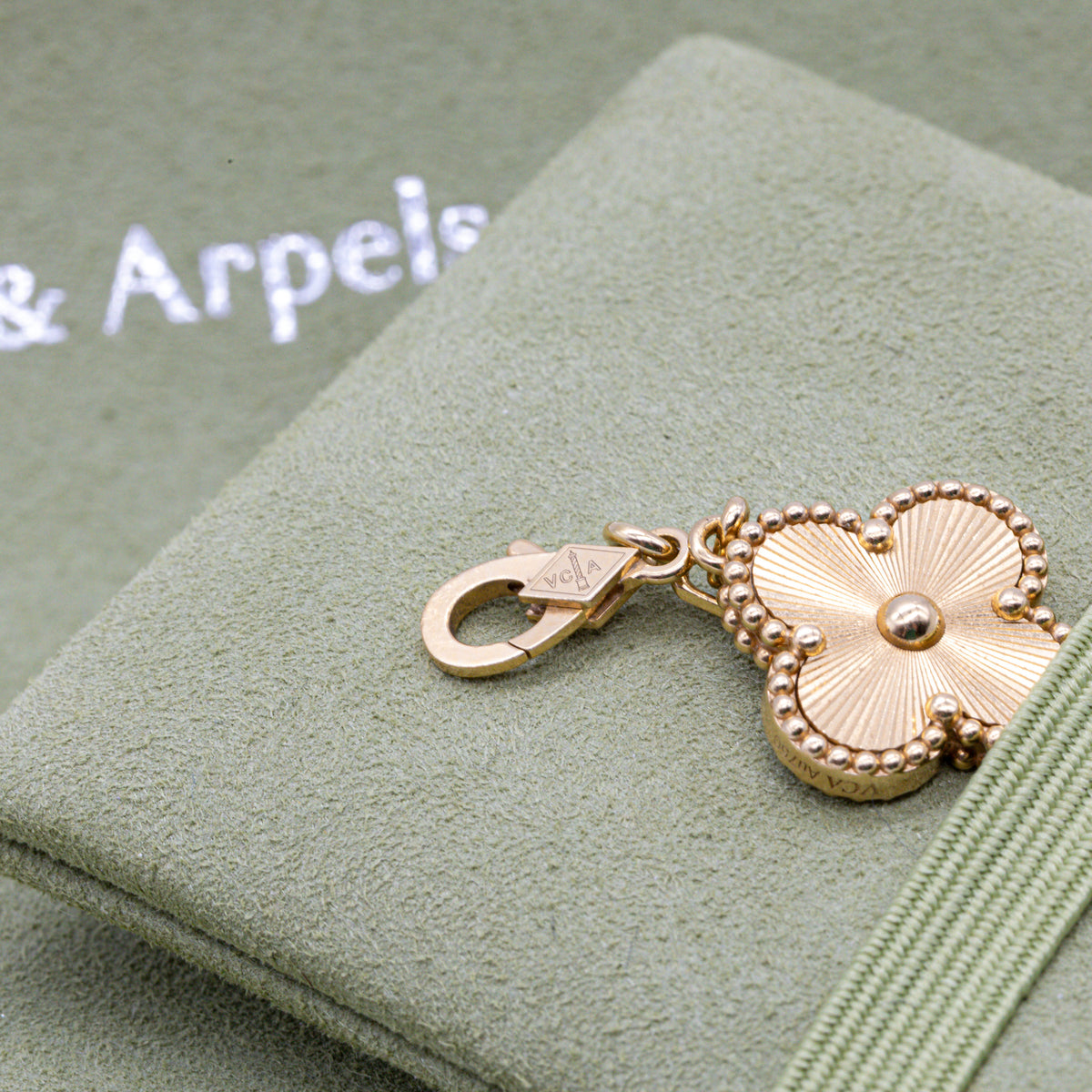 Van Cleef & Arpels Vintage Alhambra Armband 5 Motive 18K Gelbgold Guilloché