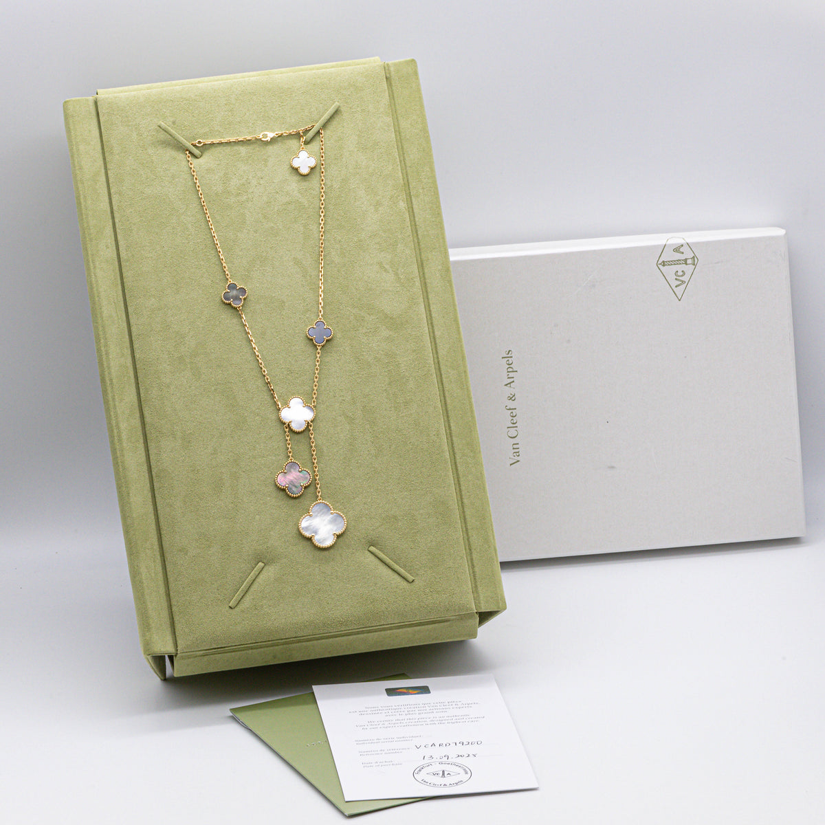 Van Cleef & Arpels Collier Magic Alhambra Halskette 6 Motive 18K Onyx Perlmutt