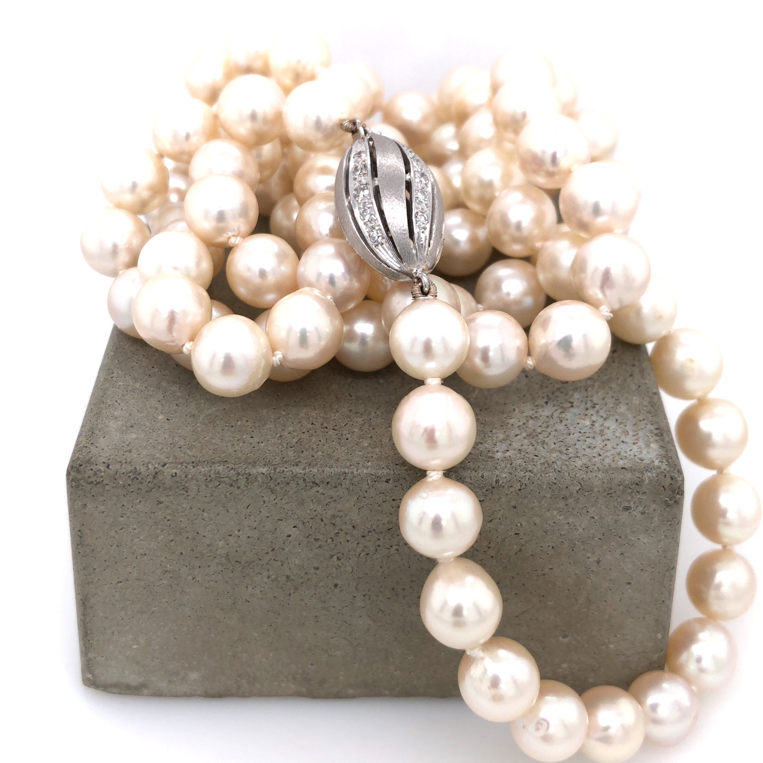 Perlenkette mit Weißgoldverschluss 585 & Diamanten
