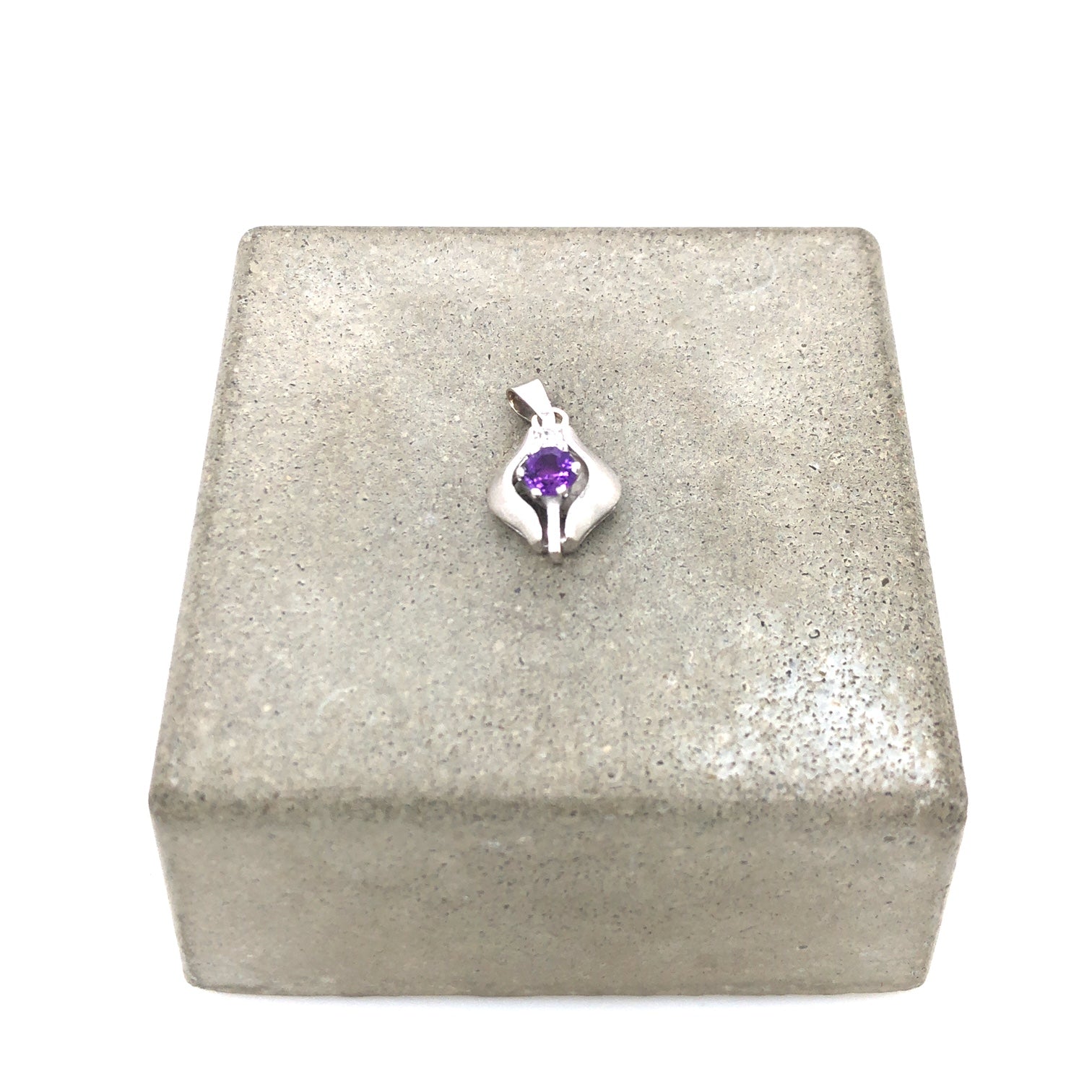 Vintage Anhänger Weißgold 585 mit Amethyst & Diamant