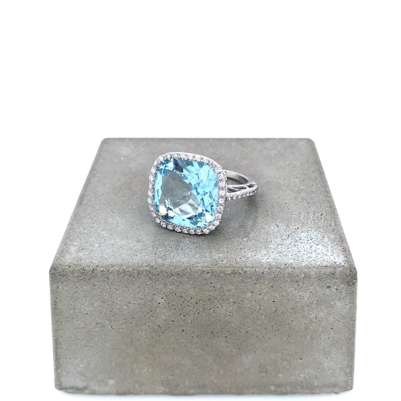 Vintage Ring Weissgold 750 mit grossem Aquamarin & Brillanten-10354-Prejou