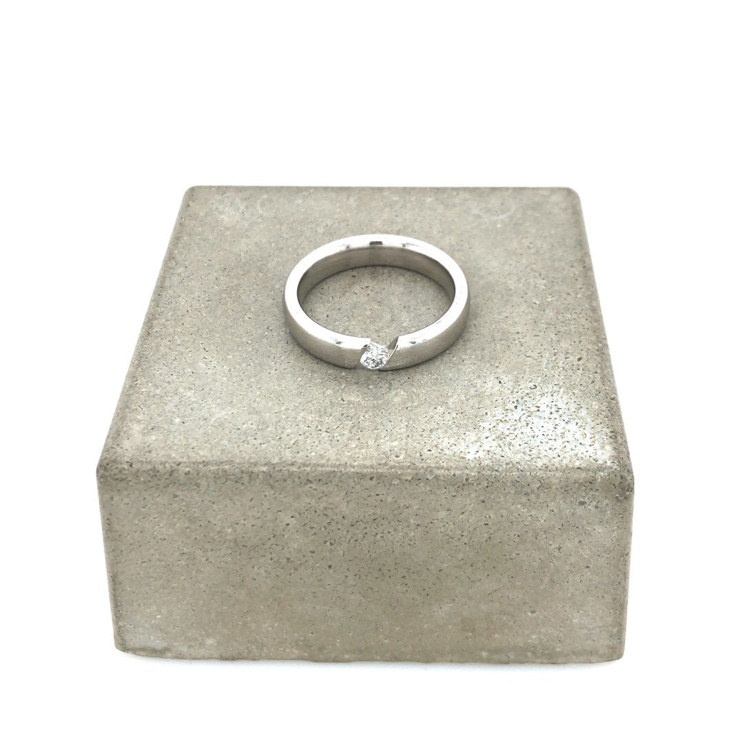 antiker-echtschmuck-antike-ringe-Platin Ring mit Brillant-11530-Prejou