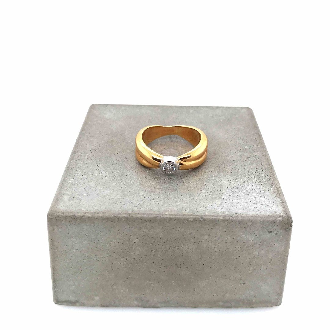 antiker-echtschmuck-antike-ringe-Ring Bicolor Gold 750 mit Brillant-10406-Prejou