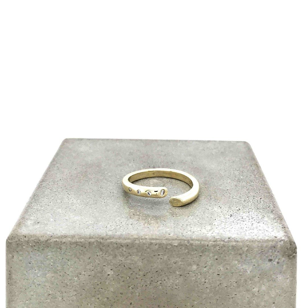 antiker-echtschmuck-antike-ringe-Ring Gelbgold 585 mit Brillanten-10777-Prejou