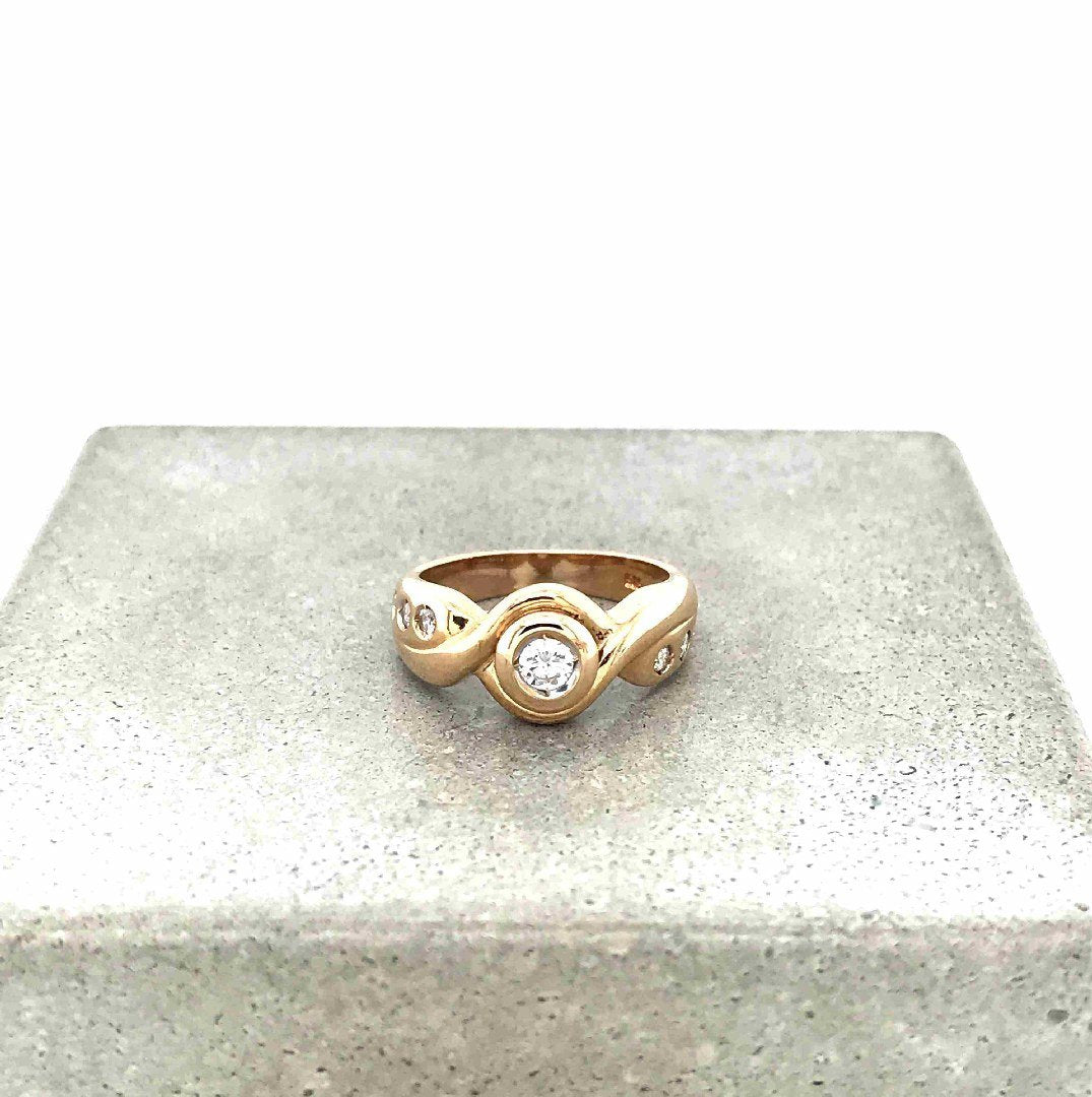 antiker-echtschmuck-antike-ringe-Ring Gelbgold 585 mit Brillanten-10842-Prejou