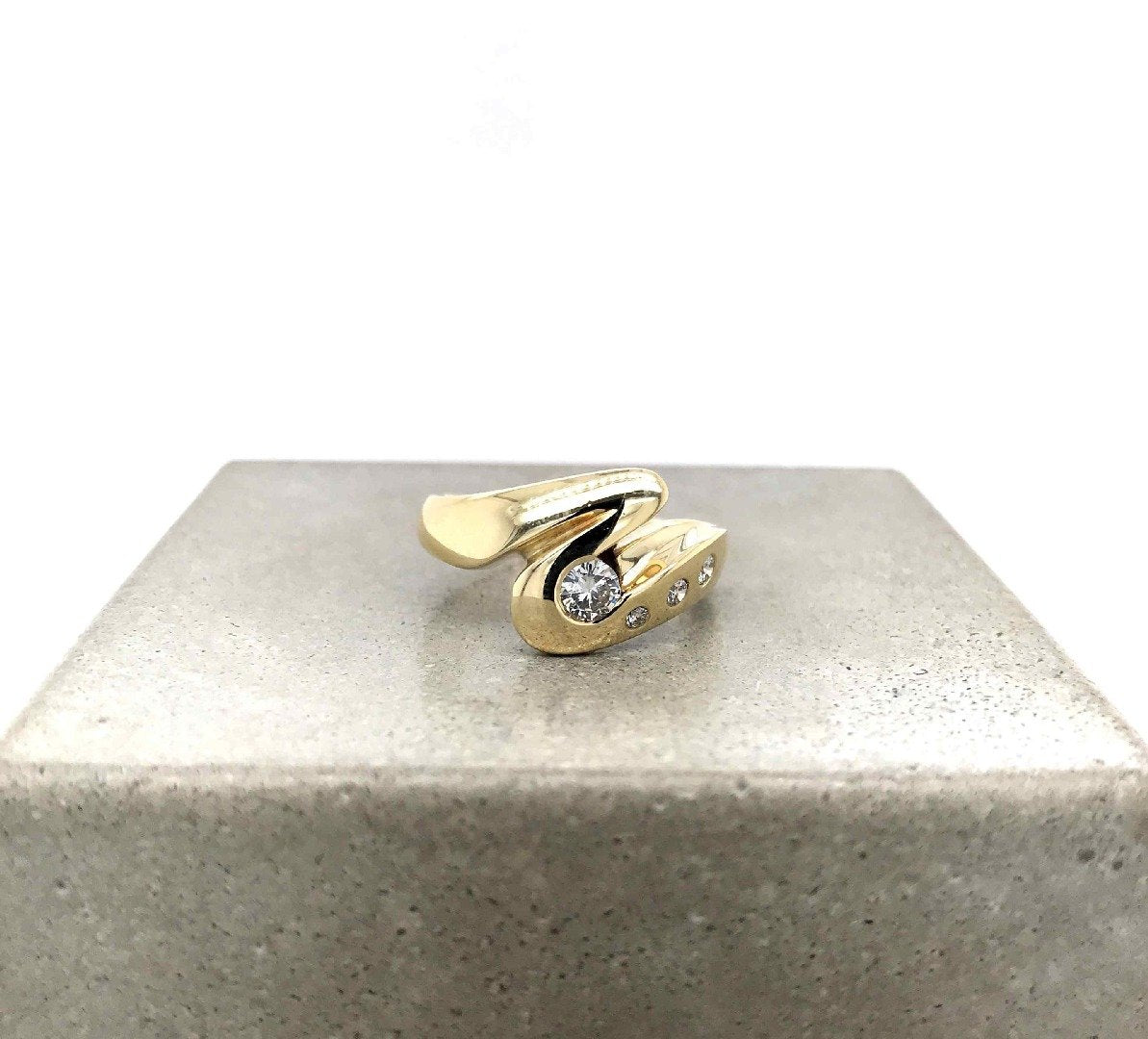 antiker-echtschmuck-antike-ringe-Ring Gelbgold 585 mit Brillanten-11095-Prejou