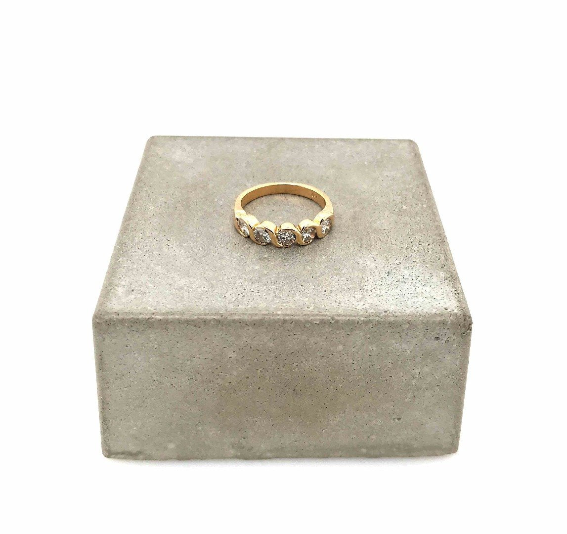 antiker-echtschmuck-antike-ringe-Ring Gelbgold 750 mit 5 Brillanten-10135-Prejou