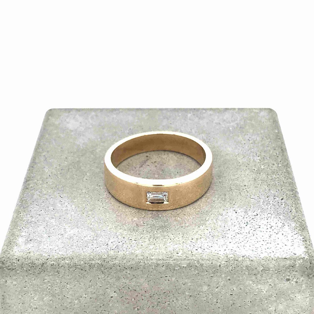 antiker-echtschmuck-antike-ringe-Ring Gelbgold 750 mit Diamant-10552-Prejou