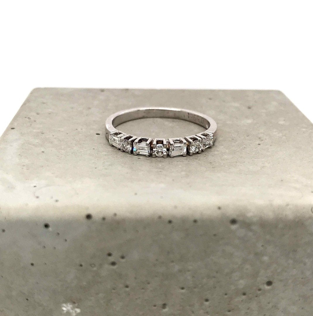 antiker-echtschmuck-antike-ringe-Ring Weissgold 750 mit Diamanten & Brillanten-10785-Prejou